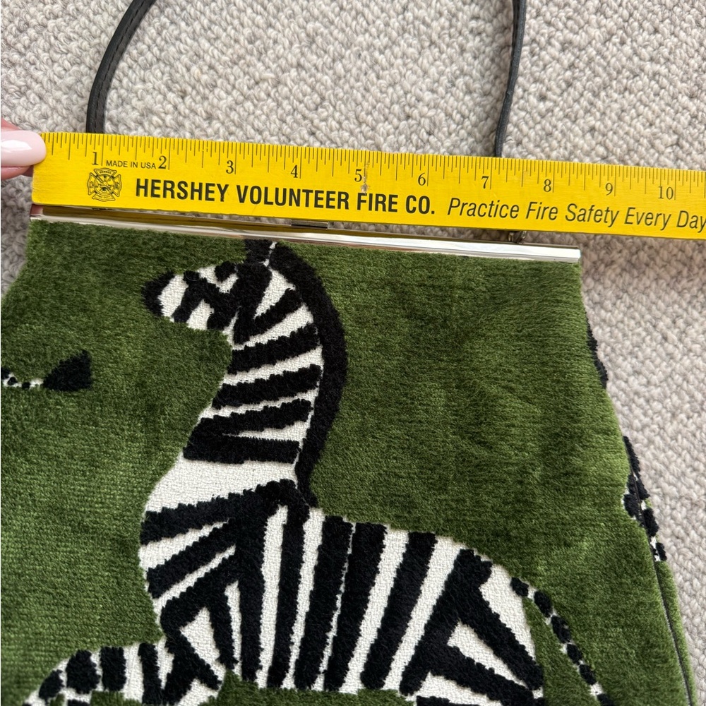 Stunning Green Zebra Chenille Top-Handle Women’s Bag NWT - Picture 5 of 10